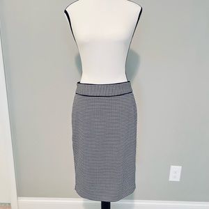 Banana Republic houndstooth pencil skirt